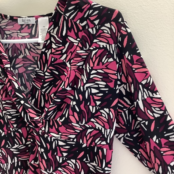 Liz & Co Cross My Heart Neckline Top - Picture 3 of 4